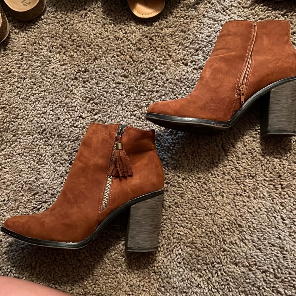 Women boots, size 10